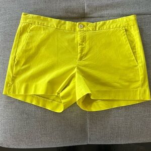NEW Banana Republic Hampton Fit 3 1/2". INSEAM SHORTS 
SIZE 14 color CHARTREUSE